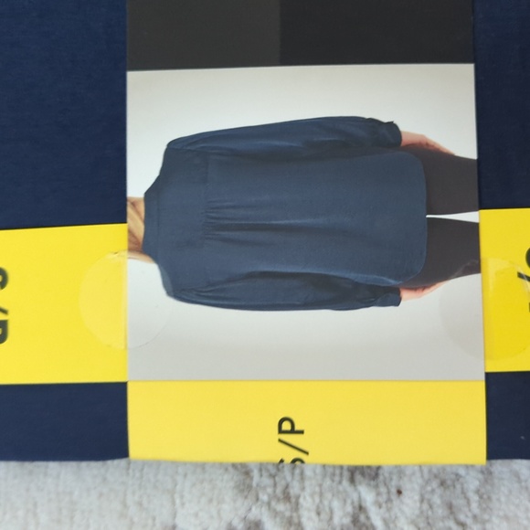 💙S: Banana Republic long sleeve satin blouse - Picture 8 of 9